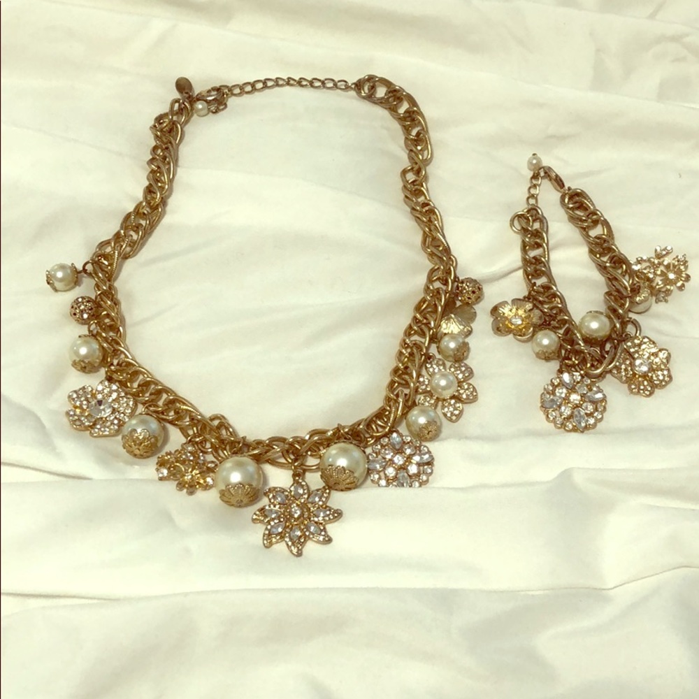 Charming Charlie’s necklace and bracelet set
